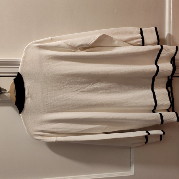 KL Paris, Cardigan, Karl Motif Applique. Oversized. Large. - Picture 2 of 6